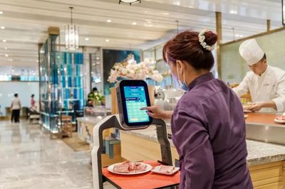 從“酷”到“實用” 獵戶星空服務機器人賦能萬店，智能生產力重塑小餐飲新生態